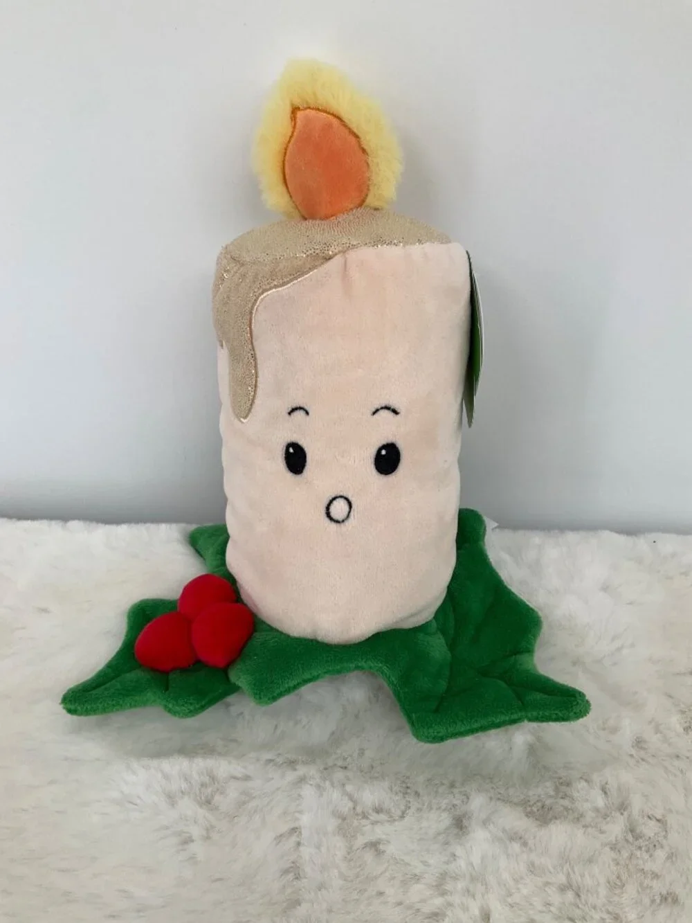 Gigglescape Candle with Holly 9